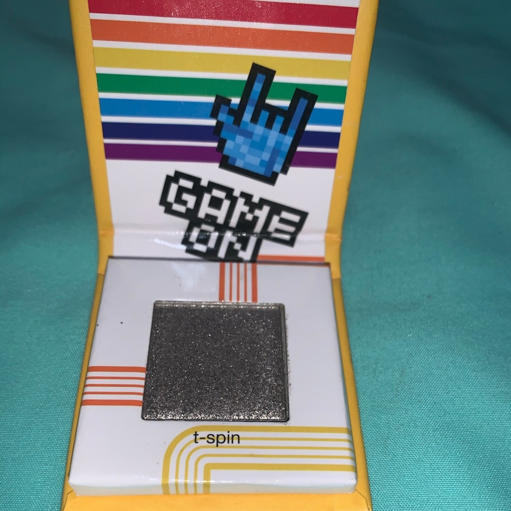 Tetris x ipsy single eyeshadow